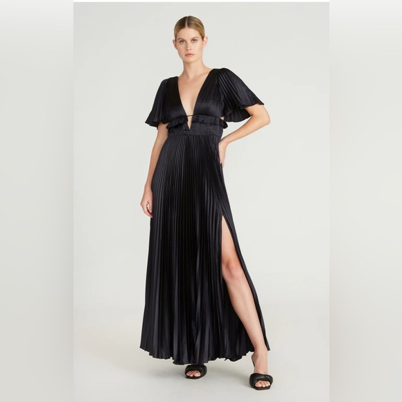 AMUR Black Pleated Maxi Dress - www.antelopusenergy.com